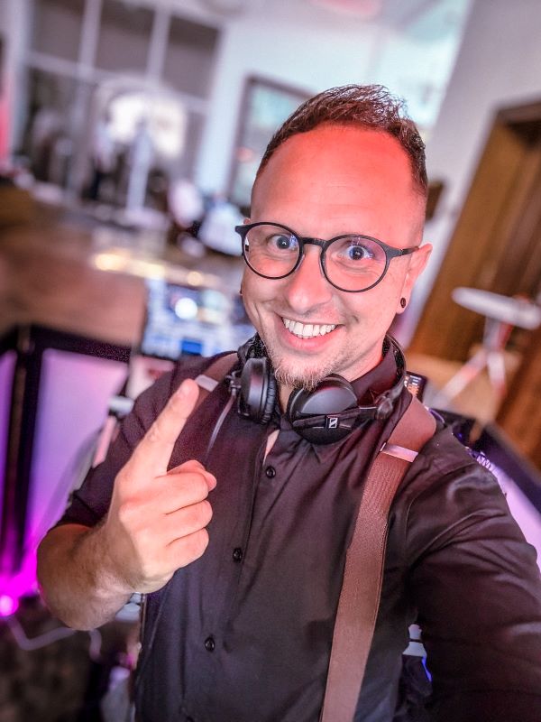 DJ Marcel Schmutzler MSMUSIC I DJ für Hochzeiten und Events in Zwickau, Chemnitz, Gera, Altenburg, Hof, Leipzig, Sachsen, Thüringen