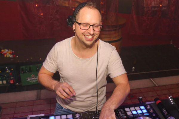 DJ Marcel Schmutzler MSMUSIC I DJ für Hochzeiten und Events in Zwickau, Chemnitz, Gera, Altenburg, Hof, Leipzig, Sachsen, Thüringen