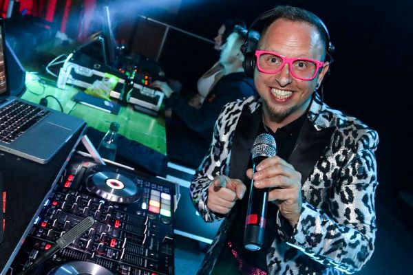 DJ Marcel Schmutzler MSMUSIC I DJ für Hochzeiten und Events in Zwickau, Chemnitz, Gera, Altenburg, Hof, Leipzig, Sachsen, Thüringen