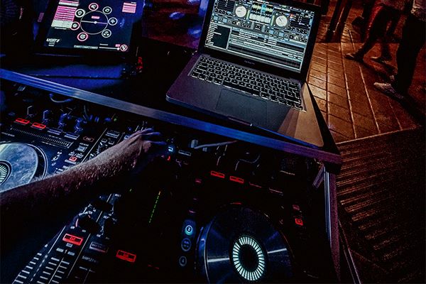 DJ Marcel Schmutzler MSMUSIC I DJ für Hochzeiten und Events in Zwickau, Chemnitz, Gera, Altenburg, Hof, Leipzig, Sachsen, Thüringen