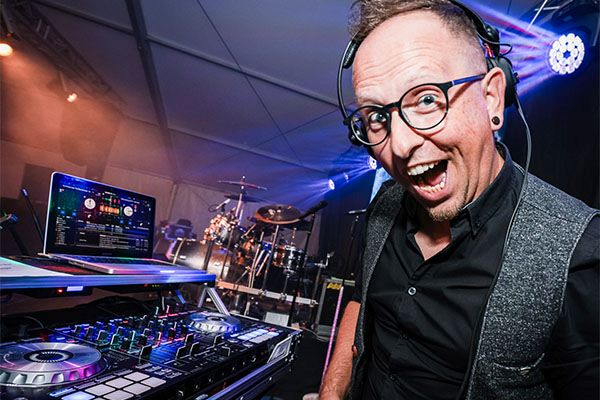 DJ Marcel Schmutzler MSMUSIC I DJ für Hochzeiten und Events in Zwickau, Chemnitz, Gera, Altenburg, Hof, Leipzig, Sachsen, Thüringen