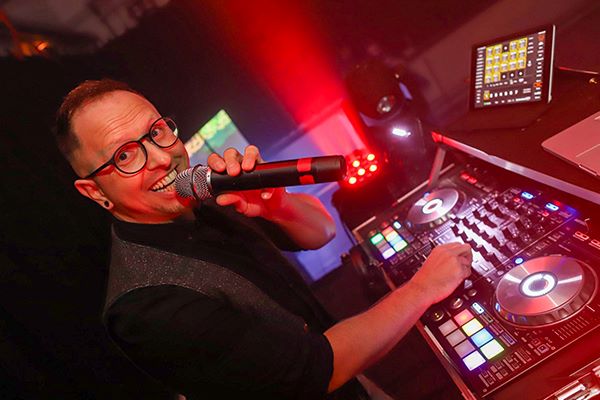 DJ Marcel Schmutzler MSMUSIC I DJ für Hochzeiten und Events in Zwickau, Chemnitz, Gera, Altenburg, Hof, Leipzig, Sachsen, Thüringen